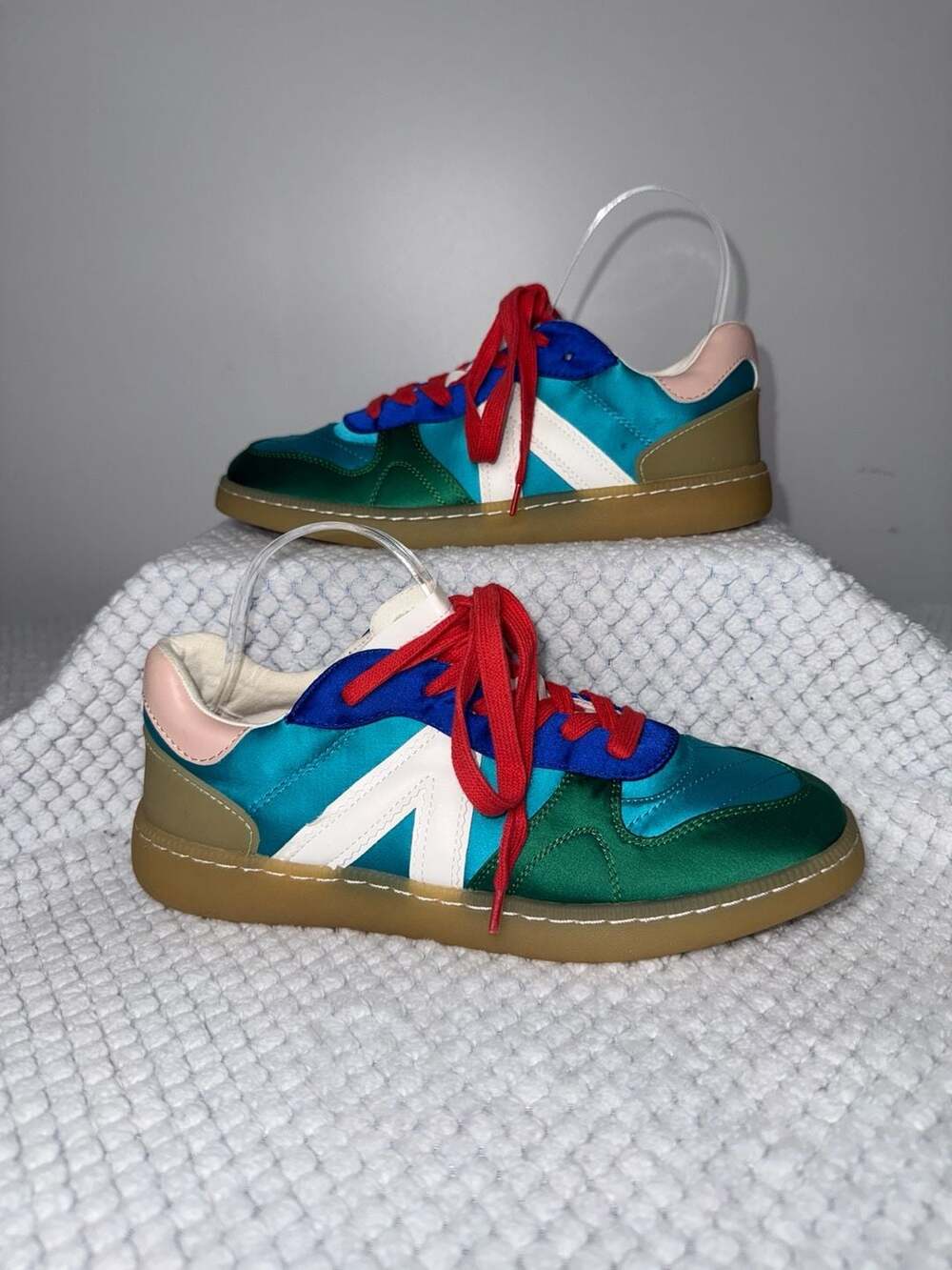MIA Vesta Size 9 Multicolor Satin Sneakers